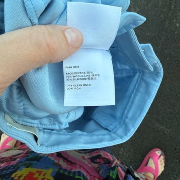 Lafayette 148 New York
Gates Flared Ankle Pants Size 8 - Picture 2 of 7